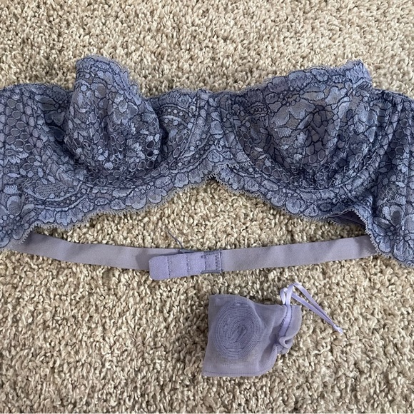 INTIMATELY FREE PEOPLE gorgeous lace strapless bra - Picture 1 of 4